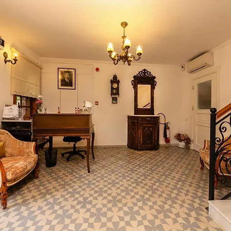 Zemira Garden Hotel