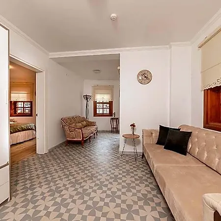 Hotel Zemira Garden