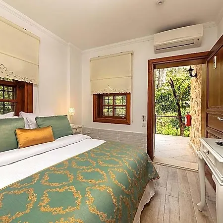 Hotell Zemira Garden 5*