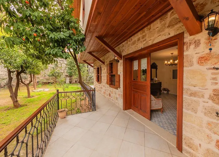 Hotel Zemira Garden