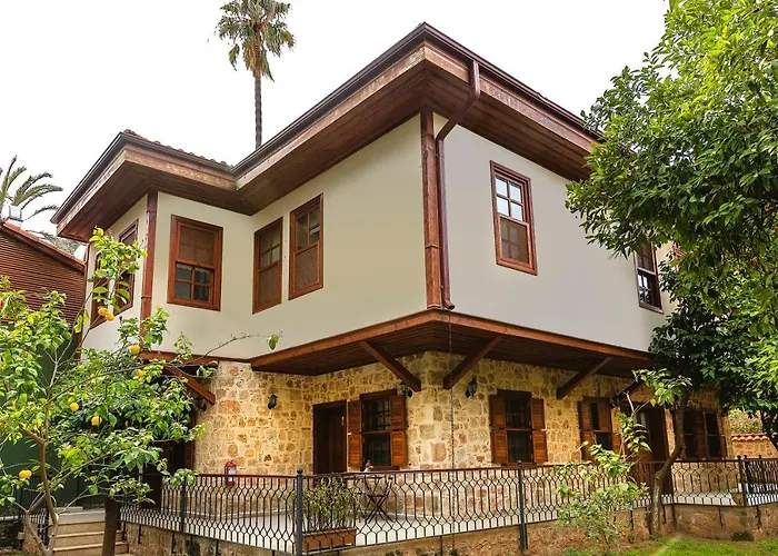 فندق Zemira Garden 5*