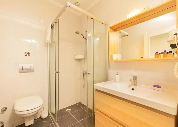 فندق Zemira Garden 5*